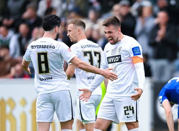 Germany, Spiesen-Elversberg, 05.05.2024, Ursapharm-Arena at Kaiserlinde, SV Elversberg vs Hertha BSC - 2. Bundesliga, Luca Schnellbacher (SV Elversberg) celebrates his first goal with Semih Sahin (SV Elversberg) Spiesen-Elversberg Ursapharm-Arena at Kaiserlinde Saarland Germany