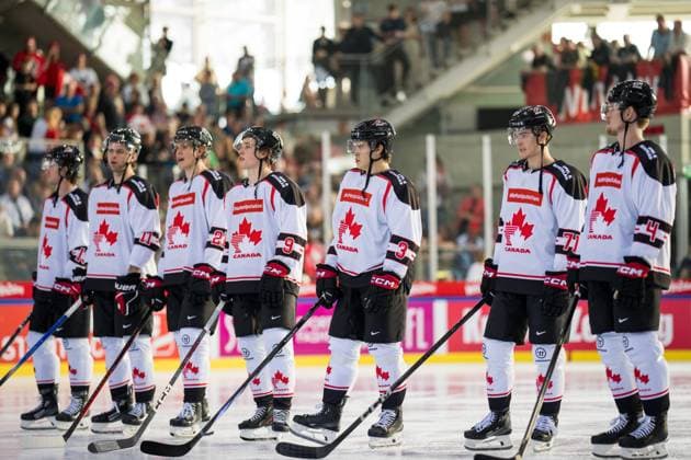Ice hockey, Eishockey - AUT vs CAN, test match VIENNA,AUSTRIA,05.MAY.24 - ICE HOCKEY - OEEHV international test match, men, Austria vs Canada. Image shows the team of CAN.  GEPAxpictures xEdgarxEisner