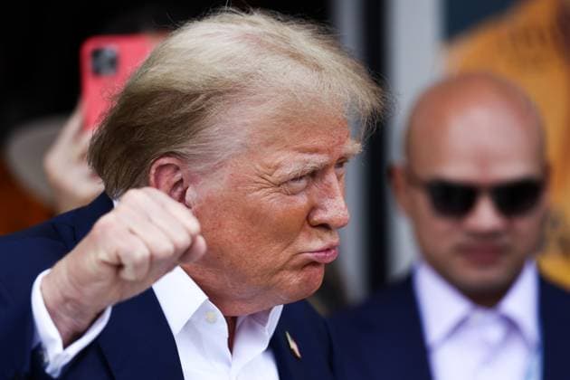 Donald Trump At F1 Miami Grand Prix 2024 Donald Trump, 45th President of the United States, before the Formula 1 Miami Grand Prix at Miami International Autodrome in Miami, United States on May 5, 2024. Miami United States  Copyright: xJakubxPorzyckix originalFilename:porzycki-donaldtr240505_npbDD.jpg