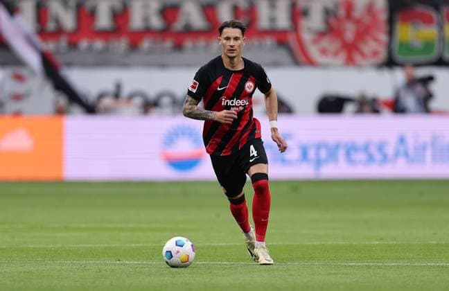 05.05.2024, Fussball Bundesliga, Eintracht Frankfurt - Bayer 04 Leverkusen, emonline, emspor, v.l., Robin Koch (Eintracht Frankfurt) DFL DFB REGULATIONS PROHIBIT ANY USE OF PHOTOGRAPHS AS IMAGE SEQUENCES AND OR QUASI-VIDEO. xdcx Copyright: HMBxMedia