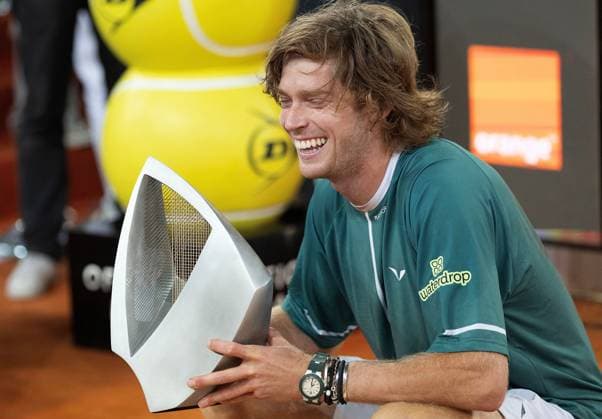 Andrey Rublev of Russia celebrates with the trophy Mutua Madrid Open, Day 14, Tennis, La Caja Magica, Madrid, Spain - 05 May 2024  Copyright: xEllaxLing Shutterstockx 14455444g