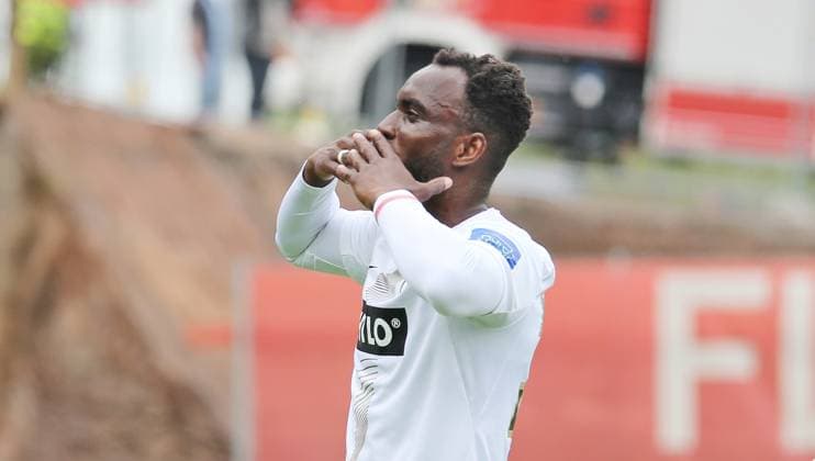 05.05.2024, xmohx, Fussball 2.Bundesliga, SV Elversberg - Hertha BSC Berlin emspor, v.l. Kevin Koffi (Elversberg) bejubelt das 4-2 (DFL DFB REGULATIONS PROHIBIT ANY USE OF PHOTOGRAPHS as IMAGE SEQUENCES and or QUASI-VIDEO) Elversberg