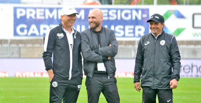 05.05.2024, xmohx, Fussball 2.Bundesliga, SV Elversberg - Hertha BSC Berlin emspor, v.l. Trainer Horst Steffen und Sportlicher Leiter Nils-Ole Book (Elversberg), Torwart-Trainer Sascha Purket (Elversberg, rechts) (DFL DFB REGULATIONS PROHIBIT ANY USE OF PHOTOGRAPHS as IMAGE SEQUENCES and or QUASI-VIDEO) Elversberg