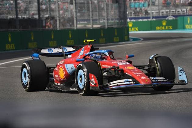 05.05.2024, Miami International Autodrome, Miami, Formula 1 Crypto.com Miami Grand Prix,im Bild Carlos Sainz Jr. (ESP), Scuderia Ferrari HP Defodi-506_20240505_hbr_5054
