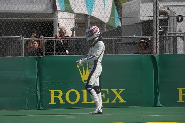 Formula 1 Crypto.com Miami Grand Prix 05.05.2024, Miami International Autodrome, Miami, Formula 1 Crypto.com Miami Grand Prix,im Bild Kevin Magnussen (DNK), Haas F1 Team und Logan Sargeant (USA), Williams Racing berühren sich, Logan Sargeant (USA), Williams Racing muss das Rennen aufgeben.