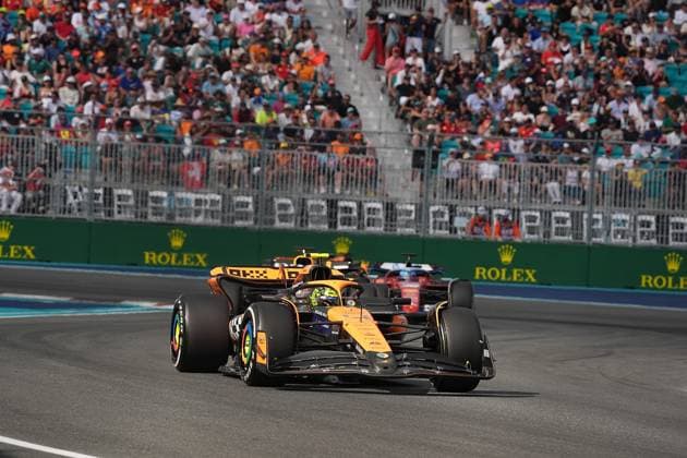 05.05.2024, Miami International Autodrome, Miami, Formula 1 Crypto.com Miami Grand Prix,im Bild Lando Norris (GBR), McLaren F1 Team, Max Verstappen (NLD), Oracle Red Bull Racing, Charles Leclerc (MCO), Scuderia Ferrari HP Defodi-506_20240505_hbr_5642