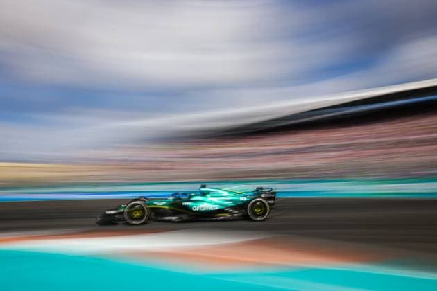 18 STROLL Lance (can), Aston Martin F1 Team AMR24, action during the Formula 1 Crypto.com Miami Grand Prix 2024, 6th round of the 2024 Formula One World Championship, WM, Weltmeisterschaft from May 3 to 5, 2024 on the Miami International Autodrome, in Miami, United States of America - F1 - MIAMI GRAND PRIX 2024 DPPI Panoramic  240505_R06_MIAMI_DP_AV6_0160