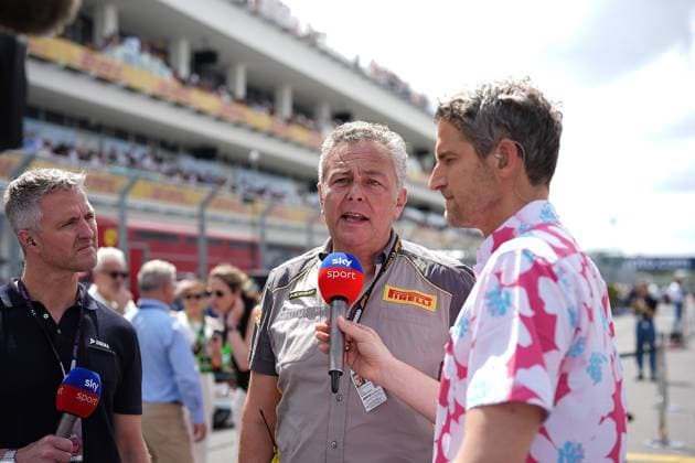 05.05.2024, Miami International Autodrome, Miami, Formula 1 Crypto.com Miami Grand Prix,im Bild Der ehemalige deutsche Formel 1 Fahrer Ralf Schumacher mit Pirelli Motorspotchef Mario Isola und Sky Moderator Peter Hardenacke. Defodi-506_20240505_hbr_2492