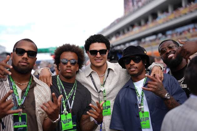 Formula 1 Crypto.com Miami Grand Prix 05.05.2024, Miami International Autodrome, Miami, Formula 1 Crypto.com Miami Grand Prix,im Bild Miami Dolphins Footballspieler Terron Armstead, Jalen Ramsey, Jaelan Phillips, Jevon Holland, Bradley Chubb