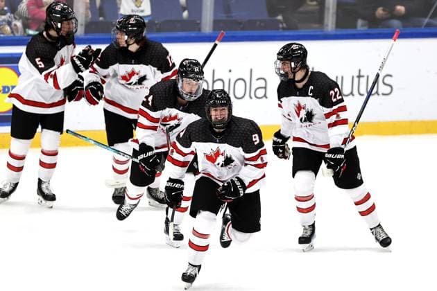 xxkeikkaxx 20240505 Espoo Jääkiekon U18 MM-kisat USA - Kanada. Kuvassa Gavin McKenna juhlii maalia Tomi Natri All Over Press