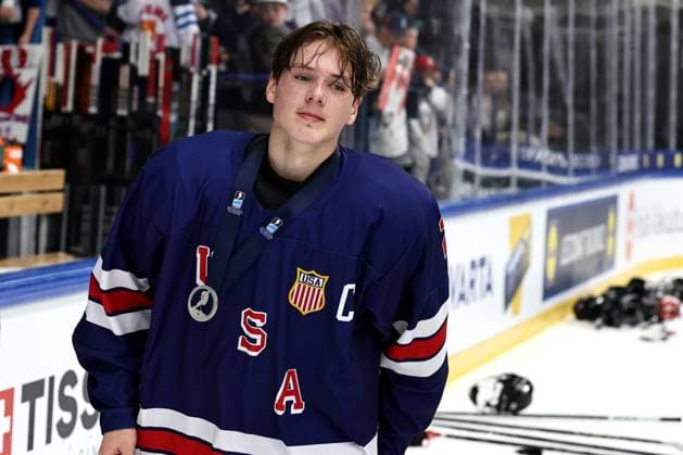 xxkeikkaxx 20240505 Espoo Jääkiekon U18 MM-kisat USA - Kanada. Kuvassa Brodie Ziemer hopeamitali kaulassa Tomi Natri All Over Press