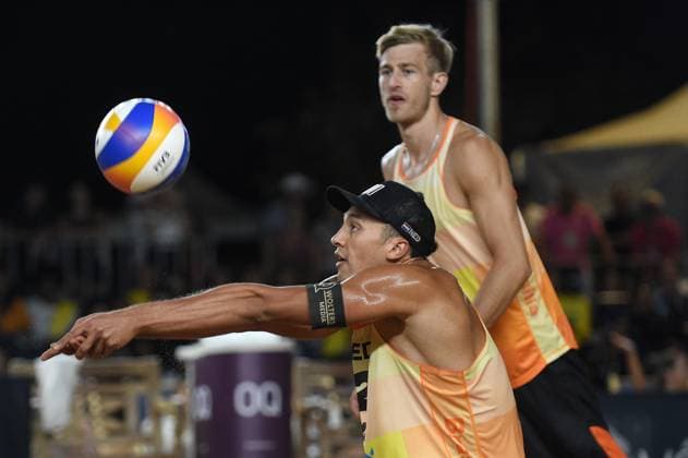 (240506) -- BRASILIA, May 6, 2024 -- Steven Van De Velde Matthew Immers (L) compete during the men s final match between Evandro Goncalves Oliveira Junior Arthur Diego Mariano Lanci of Brazil and Steven Van De Velde Matthew Immers of the Netherlands at the Volleyball World Beach Pro Tour Elite 16 2024 in Brasilia, Brazil, May 5, 2024. (Photo by Xinhua) (SP)BRAZIL-BRASILIA Beach volleyball, Beachvolleyball PRO TOUR-FINALS LucioxTavora 