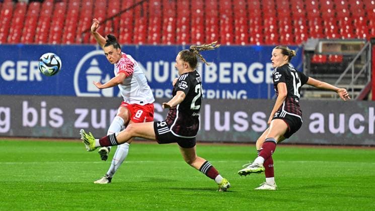 06.05.2024 - Fussball - Saison 2023 2024 - 1. Frauen - Fussball - Bundesliga - 20. Spieltag: 1. FC Nürnberg FCN ( Club ) - RB Leipzig - Sportfoto Zink - xwoxzix - Gianna Rackow (8, RB Leipzig ) Madeleine Steck (28, 1. FC Nürnberg FCN ) Amelie Thöle Thoele (12, 1. FC Nürnberg FCN )