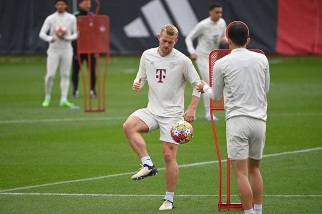 Matthijs DE LIGT (Bayern Muenchen) am Ball, Aktion. Abschlusstraining am 07.05.2024 vor dem Fussball Champions League Halbfinale Real Madrid - FC Bayern Muenchen am 08.05.2024.