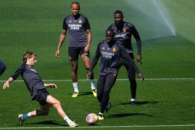 May 7, 2024, Valdebebas, Madrid, SPAIN: Luka Modric and Ferland Mendy during the training day of Real Madrid prior the UEFA Champions League, Semi Final round 2, football match to play against FC Bayern Munich at Ciudad Deportiva Real Madrid on May 07, 2024 in Valdebebas, Madrid, Spain. Valdebebas SPAIN - ZUMAa181 20240507_zaa_a181_019 Copyright: xOscarxJ.xBarrosox