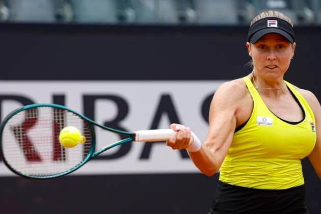 May 7, 2024, Rome, ITALY: Shelby Rogers of the US in action against Lisa Pigato of Italy during their first round match at the at the Italian Open tennis tournament in Rome, Italy, 07 May 2024. ANSA FABIO FRUSTACI Italian Open tennis tournament  - ZUMAa110 20240507_zaf_a110_010 Copyright: xFabioxFrustacix