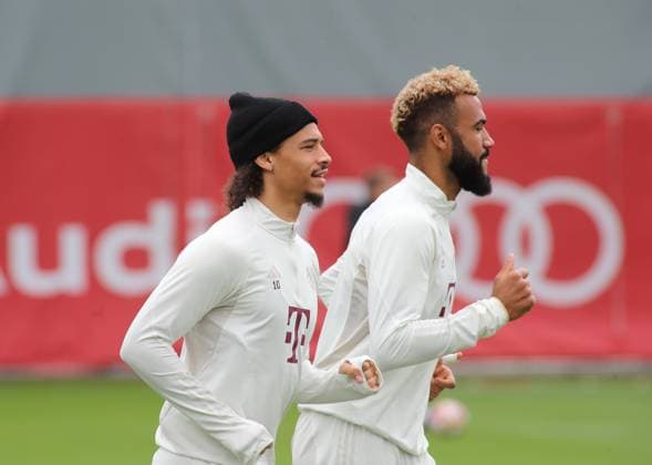 München, Deutschland 07. Mai 2024: Fussball, Herren, Saison 2023 2024, FC Bayern München, Säbener Strasse, Trainingsgelände, Abschlusstraining, Champions League Leroy Sane (FC Bayern München) (li.) mit Eric Maxim Choupo-Moting (FC Bayern München) (re.) beim Laufen