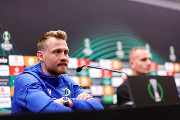 Club Brugge v Fiorentina - UEFA Europa Conference League - media activities BRUGGE, BELGIUM - MAY 07 : Mignolet Simon goalkeeper and Hayen Nicky head coach of Club Brugge pictured during a press conference, PK, Pressekonferenz prior to the UEFA Europa Conference League semi-finals 2nd leg match between Club Brugge and Fiorentina at the training grounds on May 7, 2024 in Brugge, Belgium, 07 05 2024 Brugge Belgium  Copyright: xJanxDexMeuleneirx