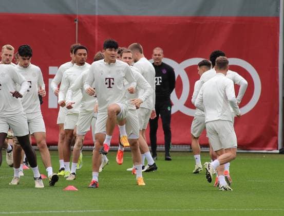München, Deutschland 07. Mai 2024: Fussball, Herren, Saison 2023 2024, FC Bayern München, Säbener Strasse, Trainingsgelände, Abschlusstraining, Champions League Minjae Kim, Min-jae Kim (FC Bayern München) beim Aufwärmen