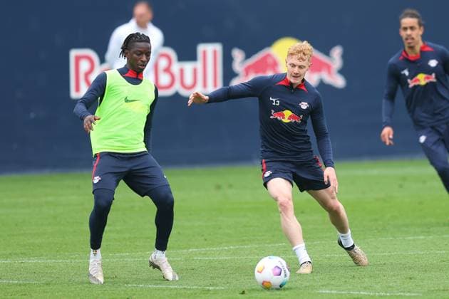 RB Leipzig Training 1. Bundesliga Leipzig, 07.05.2024, Trainingszentrum am Cottaweg, Saison 2023 2024, Fußball, Männer, 1. Bundesliga , RB Leipzig Training , Im Bild v.l.: Amadou Haidara und Nicolas Seiwald ,