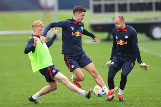 RB Leipzig Training 1. Bundesliga Leipzig, 07.05.2024, Trainingszentrum am Cottaweg, Saison 2023 2024, Fußball, Männer, 1. Bundesliga , RB Leipzig Training , Im Bild v.l.: Nicolas Seiwald, Christoph Baumgartner und Torwart Leopold Zingerle ,