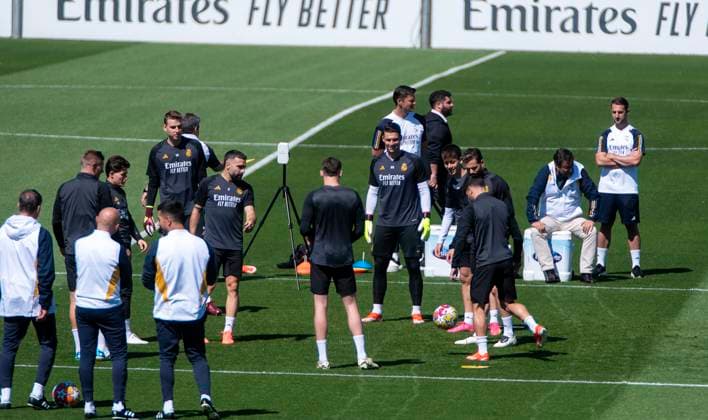 07.05.2024, Fussball UEFA Championsleague 2023 2024: 1 Tag vor dem Halbfinale, Real Madrid - FC Bayern München, Training Session Real Madrid am Trainingsgelände von Real. mitte: Torwart Kepa Arrizabalaga (Real Madrid), li Daniel Carvajal (Real Madrid), Torwart Andriy Lunin (Real Madrid)