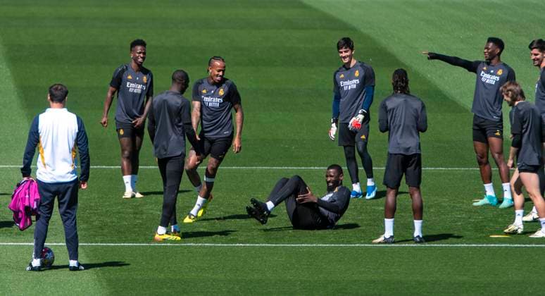 07.05.2024, Fussball UEFA Championsleague 2023 2024: 1 Tag vor dem Halbfinale, Real Madrid - FC Bayern München, Training Session Real Madrid am Trainingsgelände von Real. Vinicius Junior (Real Madrid), Eder Militao (Real Madrid),