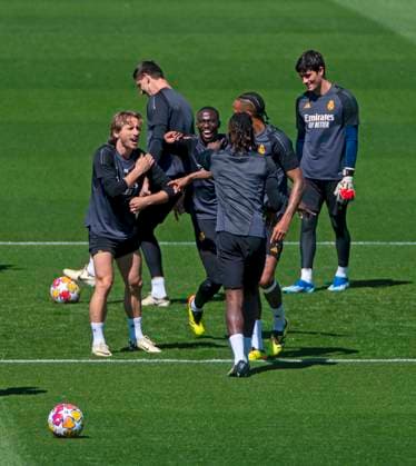 07.05.2024, Fussball UEFA Championsleague 2023 2024: 1 Tag vor dem Halbfinale, Real Madrid - FC Bayern München, Training Session Real Madrid am Trainingsgelände von Real. li: Luka Modric (Real Madrid) lachend