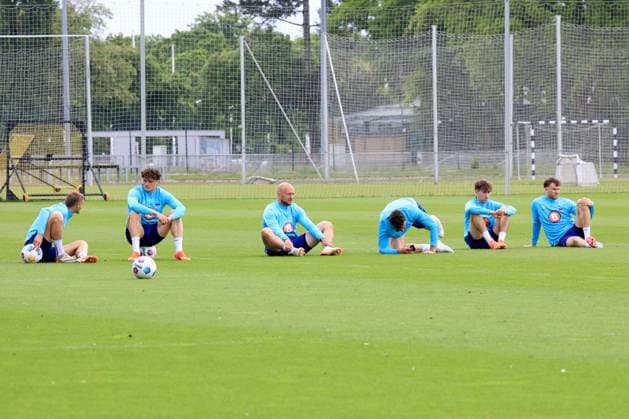 DEU, DFL, 2. FBL Hertha BSC, Training, 07.05.2024, Sportforum, Berlin, DEU, DFL, 2. FBL Hertha BSC, Training, im Bild Ferienlager Hertha BSC, Hertha-Spieler Marton Dardai (Hertha BSC Berlin 31),. Fabian Reese (Hertha BSC Berlin 11), Toni Leistner (Hertha BSC Berlin 37), Haris Tabakovic (Hertha BSC Berlin 25), Linus Gechter (Hertha BSC Berlin 44) DFL - regulations prohibit any use of Photographs as image sequences and or quasi-video Foto: Juergen Engler nordphoto GmbH