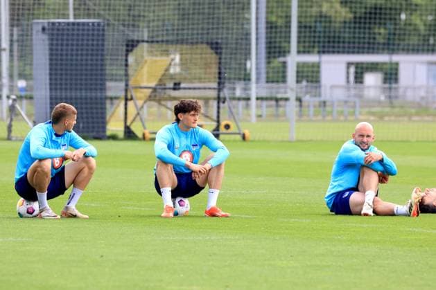 DEU, DFL, 2. FBL Hertha BSC, Training, 07.05.2024, Sportforum, Berlin, DEU, DFL, 2. FBL Hertha BSC, Training, im Bild Ferienlager Hertha BSC, Hertha-Spieler Marton Dardai (Hertha BSC Berlin 31),. Fabian Reese (Hertha BSC Berlin 11), Toni Leistner (Hertha BSC Berlin 37) DFL - regulations prohibit any use of Photographs as image sequences and or quasi-video Foto: Juergen Engler nordphoto GmbH