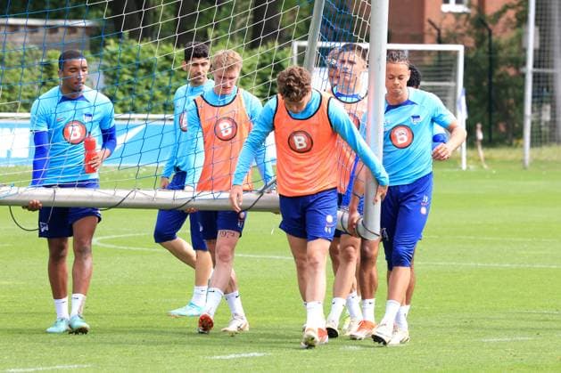 DEU, DFL, 2. FBL Hertha BSC, Training, 07.05.2024, Sportforum, Berlin, DEU, DFL, 2. FBL Hertha BSC, Training, im Bild Hertha-Spielerkreis DFL - regulations prohibit any use of Photographs as image sequences and or quasi-video Foto: Juergen Engler nordphoto GmbH