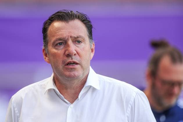 07.05.2024, Fussball, Saison 2023 2024, 2. Bundesliga, 32. Spieltag, VfL Osnabrück - FC Schalke 04, Sportdirektor Marc Wilmots (FC Schalke 04) Hamburg Stadion am Millerntor Hamburg Deutschland xRHR-FOTO TRx