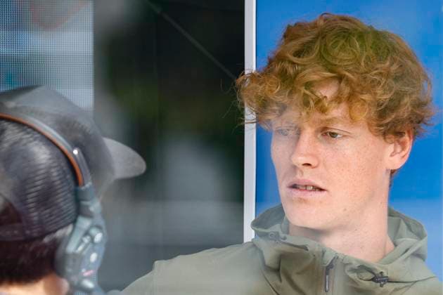 May 7, 2024, Rome, ITALY: Fans of Jannik Sinner at the Italian Open tennis tournament in Rome, Italy, 07 May 2024.Sinner announced he will not play at the upcoming Italian Open tennis tournament due to a hip injury. ANSA FABIO FRUSTACI Italian Open tennis tournament  - ZUMAa110 20240507_zaf_a110_021 Copyright: xFabioxFrustacix
