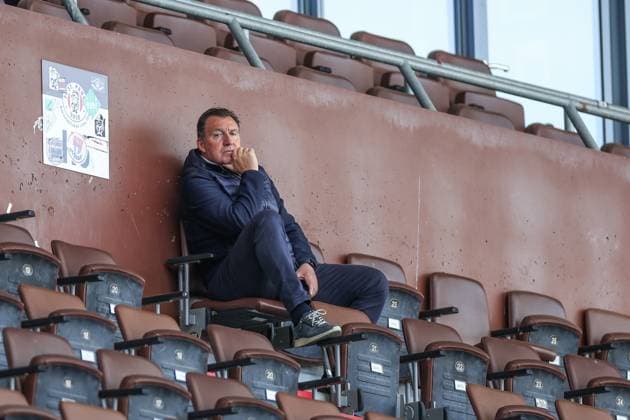 07.05.2024, Fussball, Saison 2023 2024, 2. Bundesliga, 32. Spieltag, VfL Osnabrück - FC Schalke 04, Sportdirektor Marc Wilmots (FC Schalke 04) Hamburg Stadion am Millerntor Hamburg Deutschland xRHR-FOTO TRx
