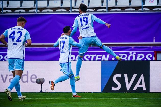 Torjubel Jubel FC Schalke 04 nach Tor zum 0:2 Kenan Karaman (FC Schalke 04, 19) GER, VfL Osnabrueck vs. FC Schalke 04, Fussball, 2. Bundesliga, Spieltag 32, Saison 2023 2024, 07.05.2024 DFL REGULATIONS PROHIBIT ANY USE OF PHOTOGRAPHS AS IMAGE SEQUENCES AND OR QUASI-VIDEO GER, VfL Osnabrueck vs. FC Schalke 04, Fussball, 2. Bundesliga, Spieltag 32, Saison 2023 2024, 07.05.2024 Hamburg
