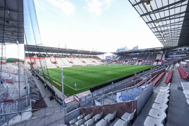 07.05.2024, Fussball, Saison 2023 2024, 2. Bundesliga, 32. Spieltag, VfL Osnabrück - FC Schalke 04, Leeres Stadion am Millerntor während des Spiels. Hamburg Stadion am Millerntor Hamburg Deutschland xRHR-FOTO TRx