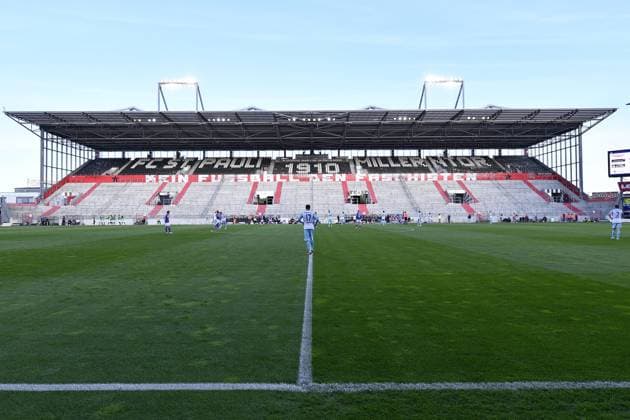 Fußball 2. Bundesliga 32. Spieltag VfL Osnabrück - FC Schalke 04 am 07.05.2024 im Millerntor-Stadion in Hamburg Geisterspiel Das Spiel findet ohne Zuschauer statt
