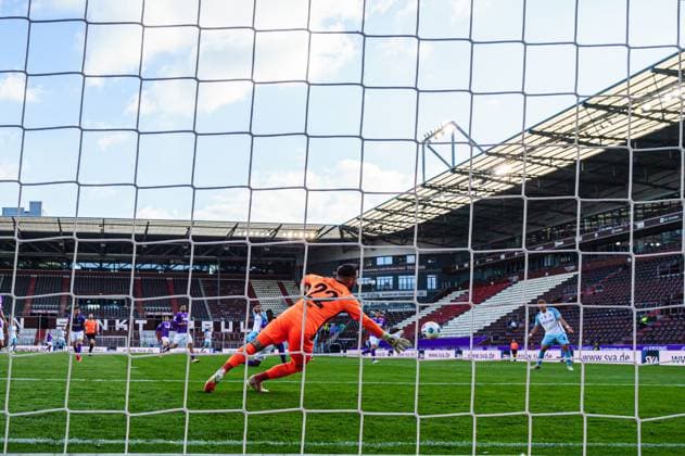 Tor zum 0:2 Kenan Karaman (FC Schalke 04, 19), Remote Hintertorkamera GER, VfL Osnabrueck vs. FC Schalke 04, Fussball, 2. Bundesliga, Spieltag 32, Saison 2023 2024, 07.05.2024 DFL REGULATIONS PROHIBIT ANY USE OF PHOTOGRAPHS AS IMAGE SEQUENCES AND OR QUASI-VIDEO GER, VfL Osnabrueck vs. FC Schalke 04, Fussball, 2. Bundesliga, Spieltag 32, Saison 2023 2024, 07.05.2024 Hamburg