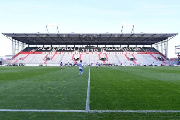 Sport Bilder des Tages Fußball 2. Bundesliga 32. Spieltag VfL Osnabrück - FC Schalke 04 am 07.05.2024 im Millerntor-Stadion in Hamburg Geisterspiel Das Spiel findet ohne Zuschauer statt