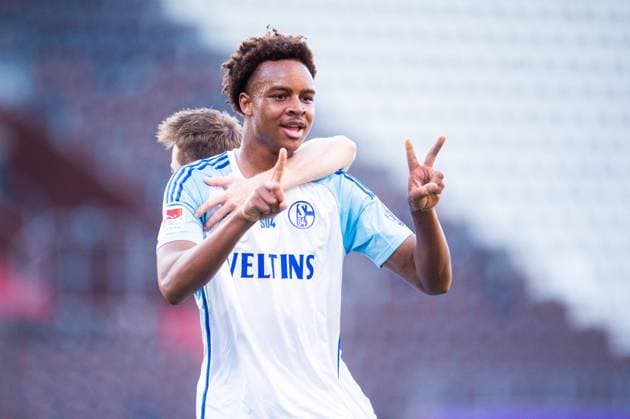 07.05.2024 - Fußball, 2023 2024, 2. Bundesliga, 32. Spieltag, VfL Osnabrück - FC Schalke 04: (L-R) Assan Ouedraogo (Schalke) jubelt nach seinem Tor zum 0:3 mit Tobias Mohr (Schalke) DFL REGULATIONS PROHIBIT ANY USE OF PHOTOGRAPHS AS IMAGE SEQUENCES AND OR QUASI-VIDEO.
