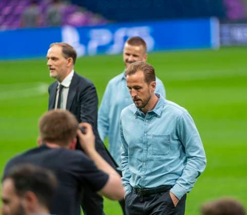 07.05.2024, Fussball UEFA Championsleague 2023 2024: 1 Tag vor dem Halbfinale, Real Madrid - FC Bayern München, Ankunft von FC Bayern Mannschaft am Stadion Santiago Bernabeu Madrid. v.li: Trainer Thomas Tuchel (FC Bayern München), Harry Kane (FC Bayern München)