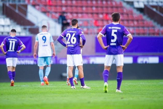 07.05.2024 - Fußball, 2023 2024, 2. Bundesliga, 32. Spieltag, VfL Osnabrück - FC Schalke 04: (L-R) Charalampos Makridis (Osnabrück), Simon Terodde (Schalke), Dave Gnaase (Osnabrück), Bashkim Ajdini (Osnabrück) DFL REGULATIONS PROHIBIT ANY USE OF PHOTOGRAPHS AS IMAGE SEQUENCES AND OR QUASI-VIDEO.