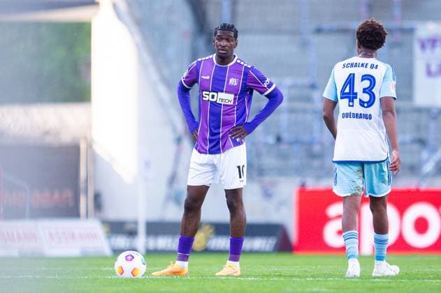07.05.2024 - Fußball, 2023 2024, 2. Bundesliga, 32. Spieltag, VfL Osnabrück - FC Schalke 04: (L-R) Kwasi Wriedt (Osnabrück), Assan Ouedraogo (Schalke) DFL REGULATIONS PROHIBIT ANY USE OF PHOTOGRAPHS AS IMAGE SEQUENCES AND OR QUASI-VIDEO.