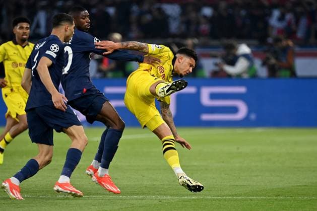07.05.2024, xjrdrx, Fussball UEFA Champions League, Paris St.Germain - Borussia Dortmund emspor, v.l. Achraf Hakimi (PSG Paris St.Germain) Ousame Dembele (PSG Paris St.Germain) Jadon Sancho (Borussia Dortmund) Zweikampf, Aktion, action, battle for the ball (DFL DFB REGULATIONS PROHIBIT ANY USE OF PHOTOGRAPHS as IMAGE SEQUENCES and or QUASI-VIDEO) Paris