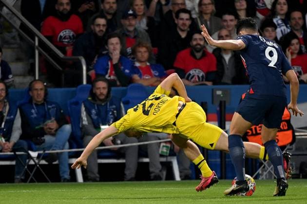 07.05.2024, xjrdrx, Fussball UEFA Champions League, Paris St.Germain - Borussia Dortmund emspor, v.l. Julian Ryerson (Borussia Dortmund) Goncalo Ramos (PSG Paris St.Germain) Zweikampf, Aktion, action, battle for the ball (DFL DFB REGULATIONS PROHIBIT ANY USE OF PHOTOGRAPHS as IMAGE SEQUENCES and or QUASI-VIDEO) Paris