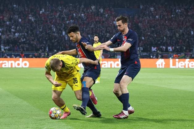 Psg - Dortmund PHOTOPQR LE PARISIEN Fred Dugit ; Paris ; 07 05 2024 ; Parc des princes (Paris XVIe), le 7 mai 2024 1 2 finale retour de ligue des champions Psg - Dortmund Julian Ryerson, Gonçalo Ramos et Fabian Ruiz Photo LP Fred Dugit - France, Paris May 7, 2024 PSG vs Dortmund: Champions League