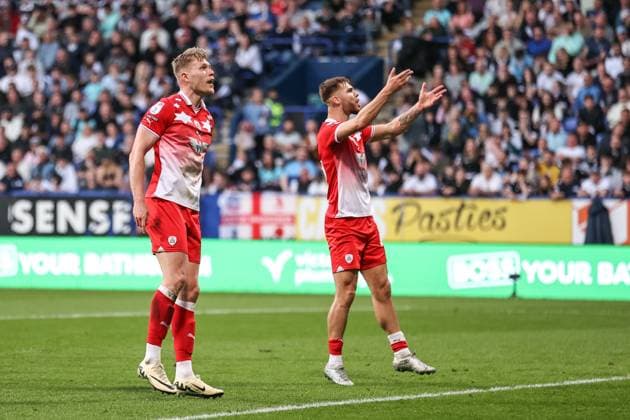 Sky Bet League 1 Promotion Play-offs Semi-final second leg Bolton Wanderers v Barnsley Sam Cosgrove of Barnsley celebrates his goal to make it 0-1 during the Sky Bet League 1 Play-offs Semi-final second leg match Bolton Wanderers vs Barnsley at Toughsheet Community Stadium, Bolton, United Kingdom, 7th May 2024 (Photo by Mark Cosgrove News Images) Bolton Toughsheet Community Stadium Greater Manchester United, ManU Kingdom Copyright: xMarkxCosgrove NewsxImagesx