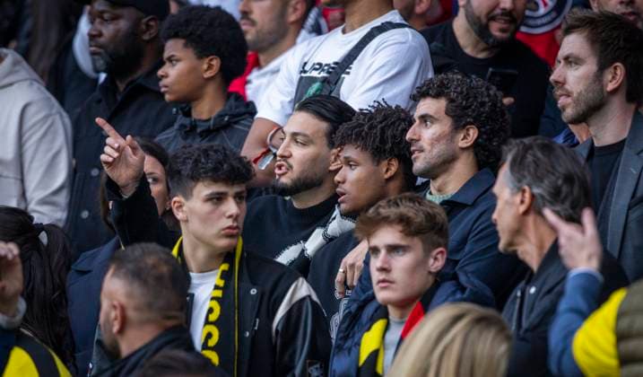 Paris, France. 7th Mai 2024. Ramy Bensebaini (BVB) Julien Duranville (BVB) Mateu Morey (BVB) Paris Saint-Germain - Borussia Dortmund 07.05.2024