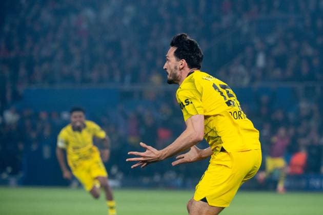 Mats Hummels (Borussia Dortmund, 15) jubelt ueber das Tor zum 0:1, FRA, Paris Saint Germain (PSG) vs Borussia Dortmund (BVB), Fussball, UEFA Champions League, Halbfinale Rueckspiel, Saison 2023 2024, 07.05.2024 FRA, Paris Saint Germain (PSG) vs Borussia Dortmund (BVB), Fussball, UEFA Champions League, Halbfinale Rueckspiel, Saison 2023 2024, 07.05.2024 Paris Copyright: xEibner-Pressefoto Memmlerx EP_MMR