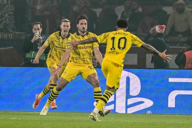 Torjubel zum 0:1 durch Mats Hummels 15 (Borussia Dortmund), Paris Saint-Germain vs. Borussia Dortmund, Fussball, Champions League, Halbfinale, 07.05.2024 Paris Nordrhein-Westfalen Frankreich